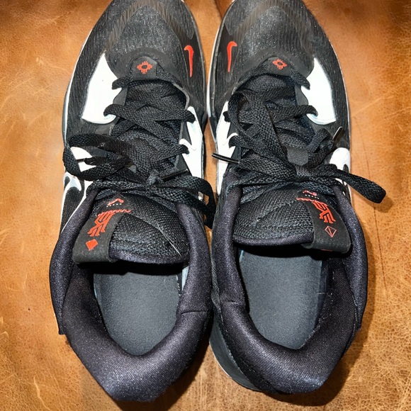 Kyrie Low 5’s by Nike - Picture 7 of 8